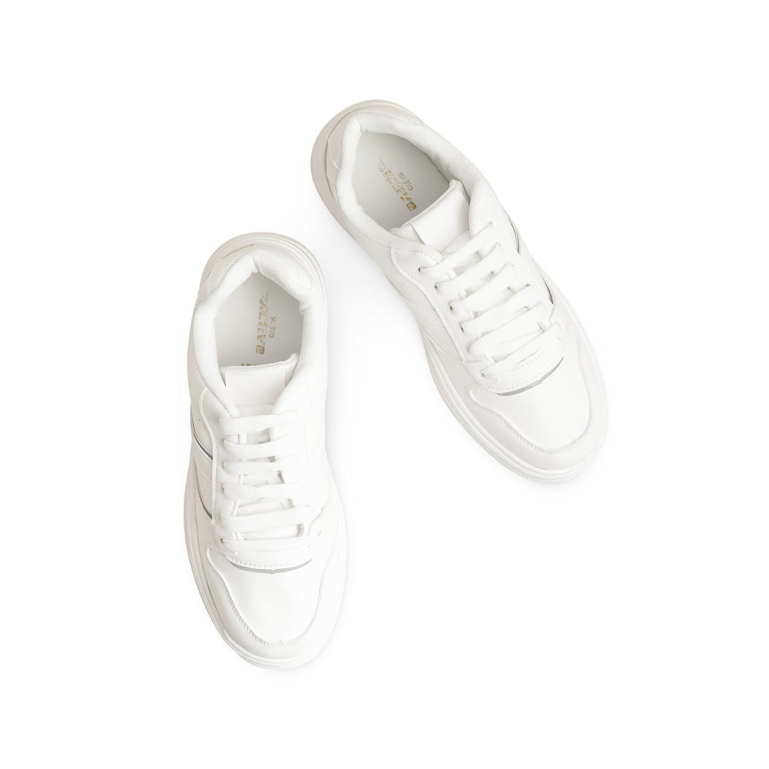 White Casual Sneaker AT7400