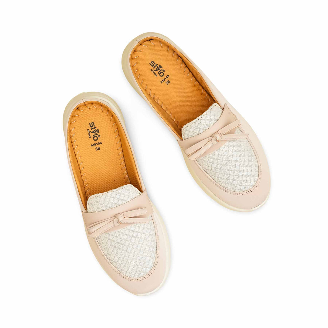 Golden Casual Sneaker For Ladies AT9108
