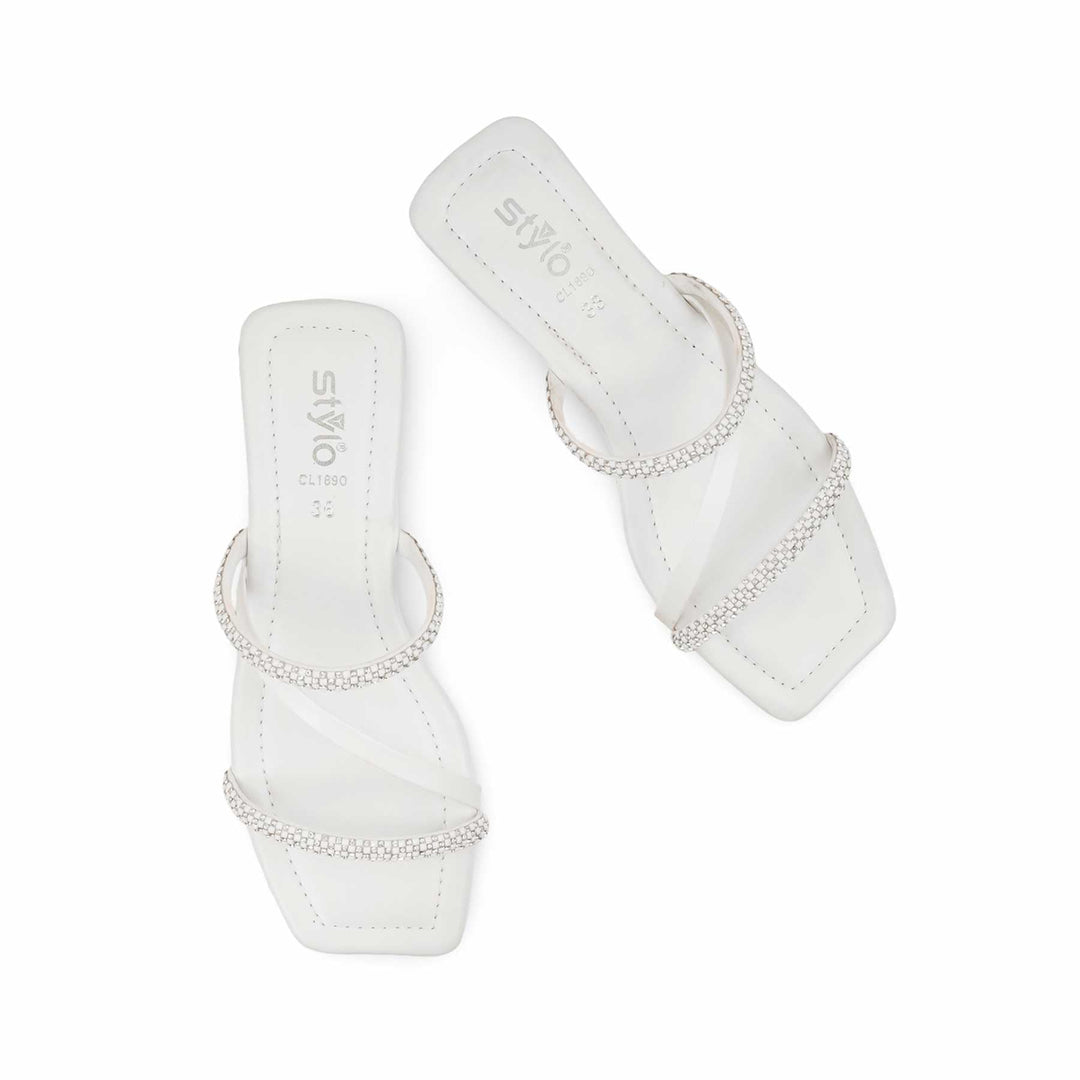 White Casual Chappal CL1890