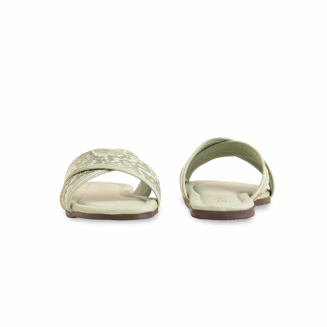 Green Casual Slipper For Ladies CL2040