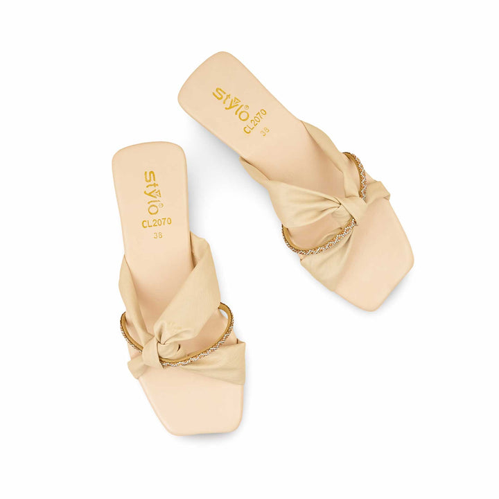 Cream Casual Chappal CL2070