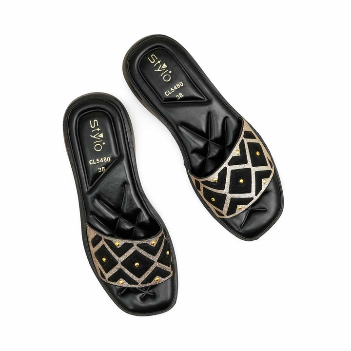 Black Casual Softy For Women CL5480