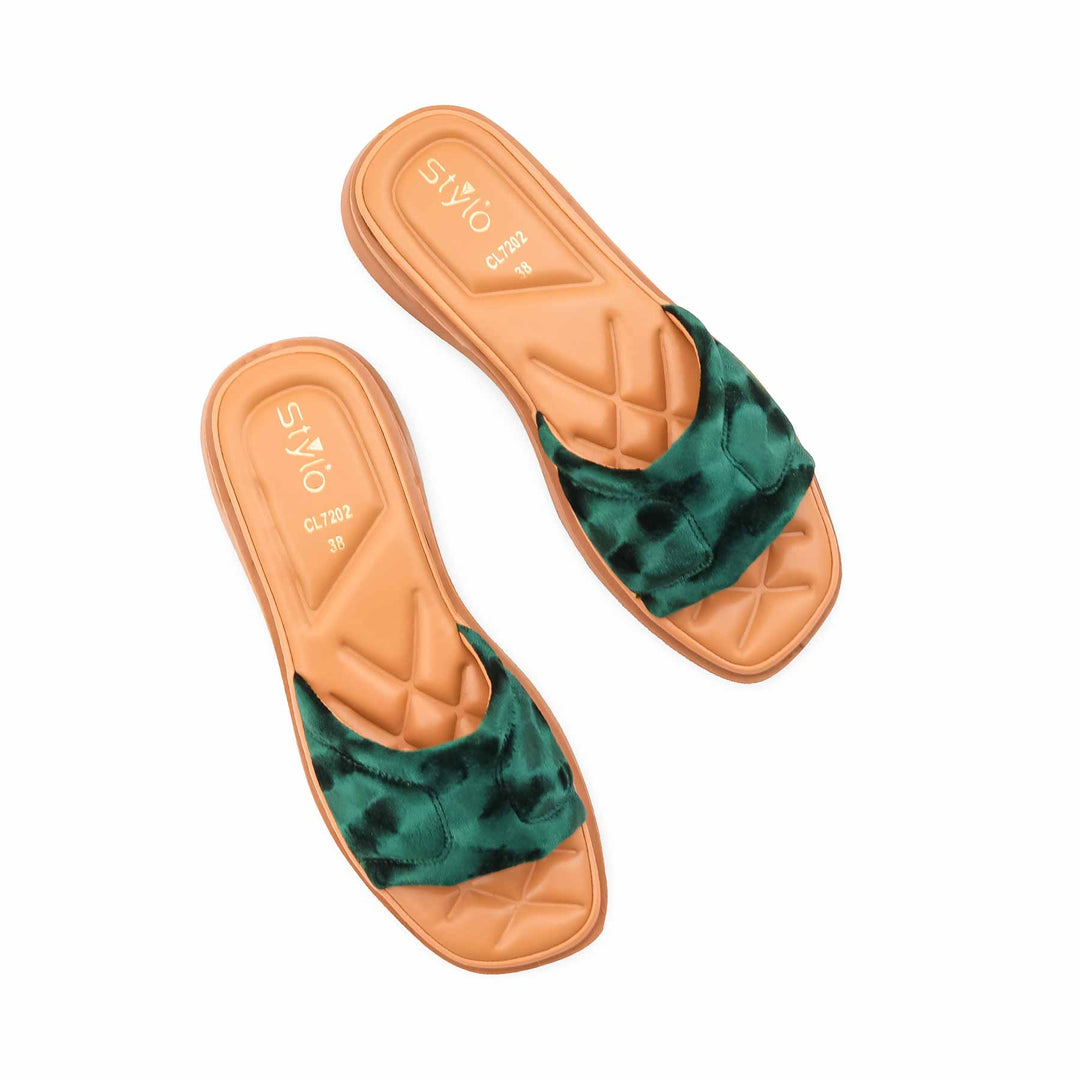Green Casual Softy For Women CL7202