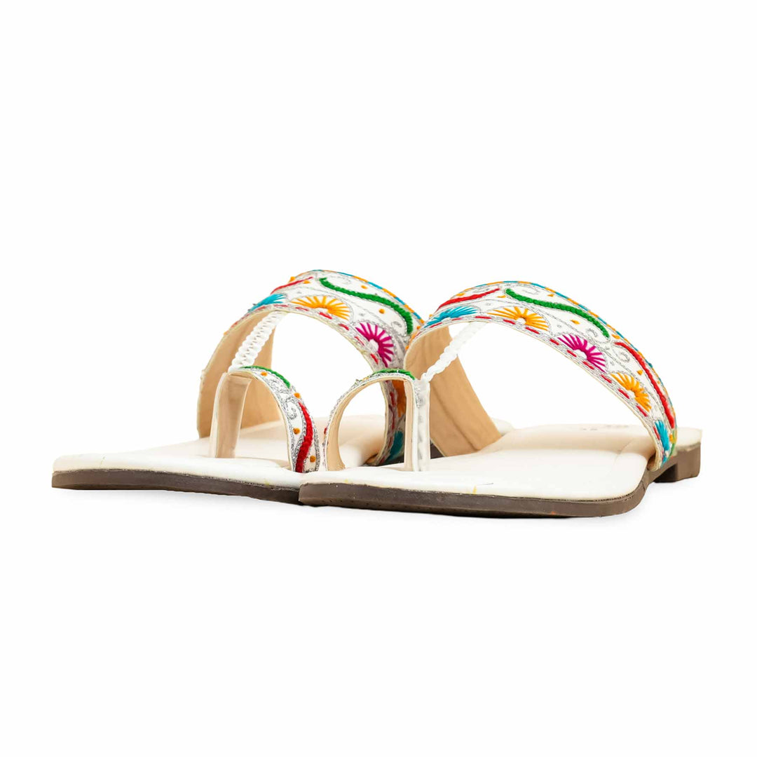 White Ethnic Chappal EC0213