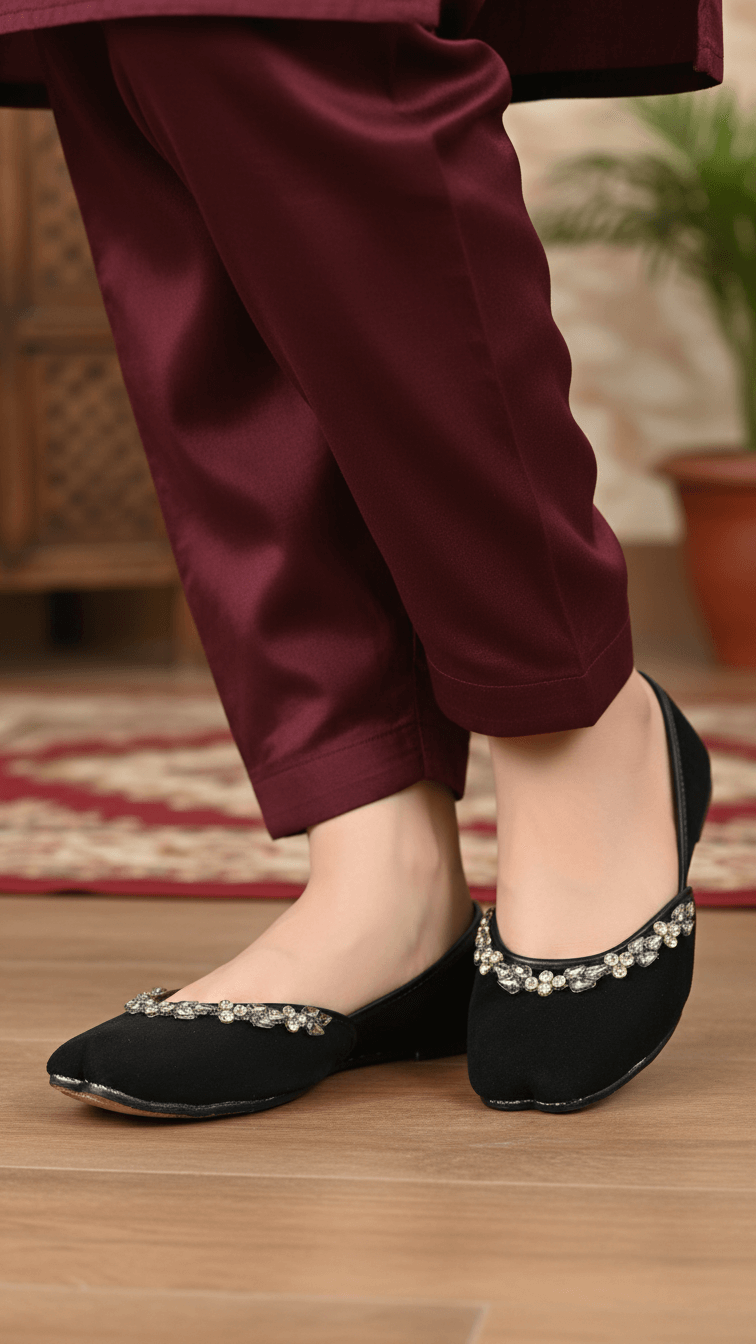 خُف جلدي أسود أنيق EC8577