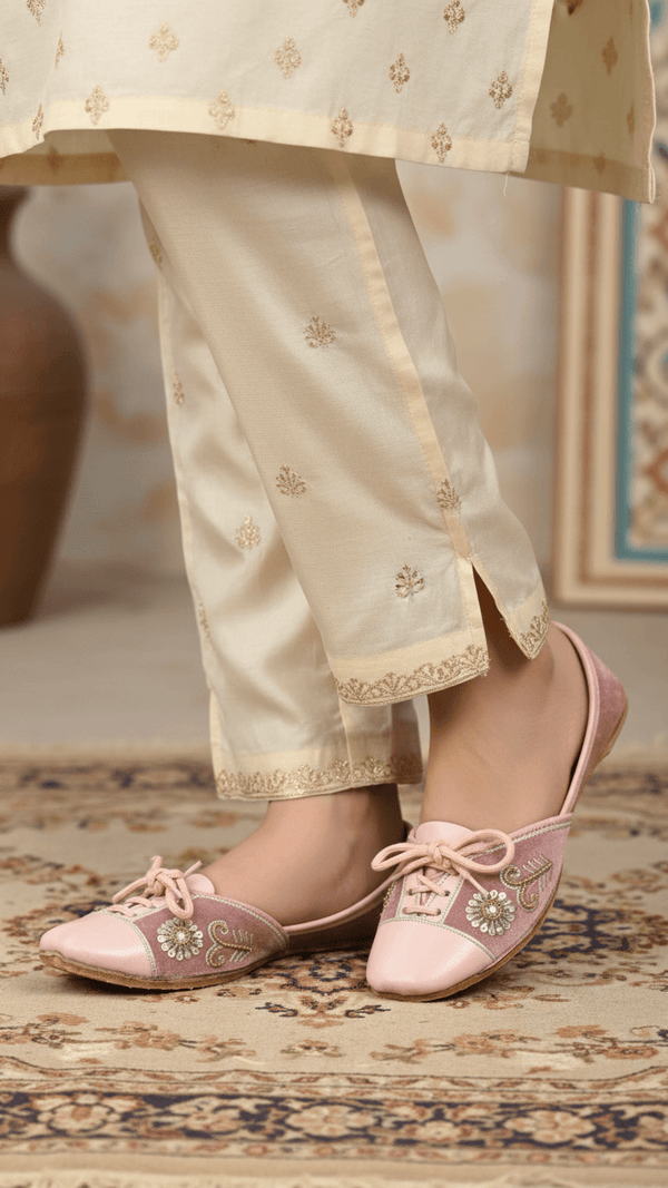 خف نسائي وردي بتطريز عرقي EC8594