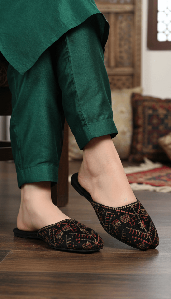 Black Ethnic Back Open Khussa For Women EC8602