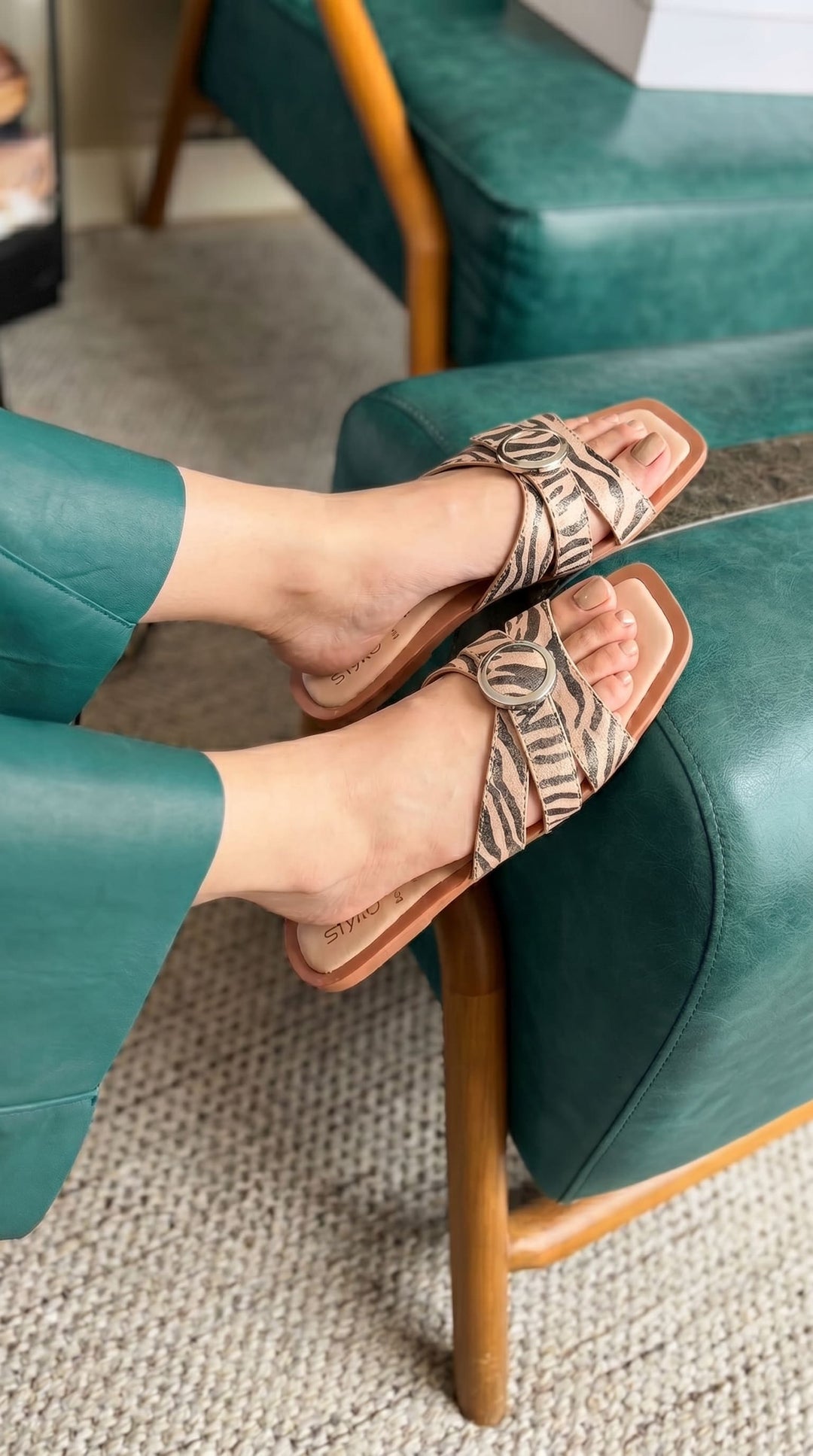 شبشب نسائي رسمي - FR854562
