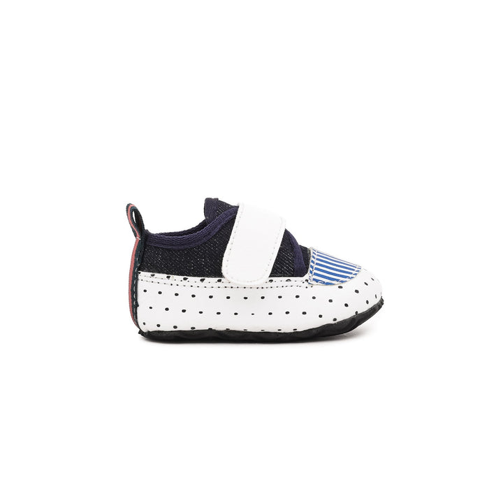 Babies White Casual Booties KD7730