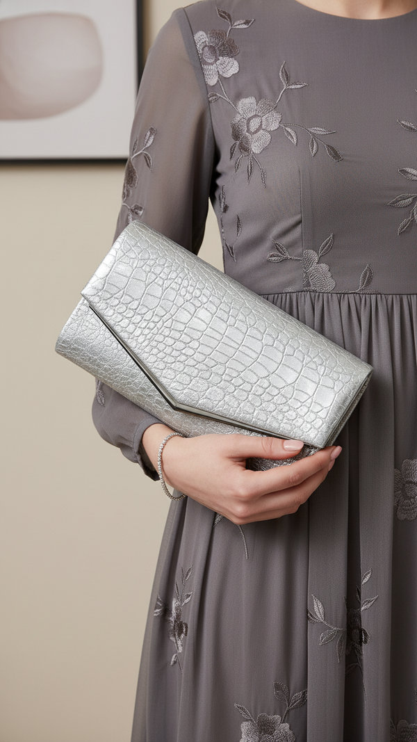 Cream Fancy Clutch P24158