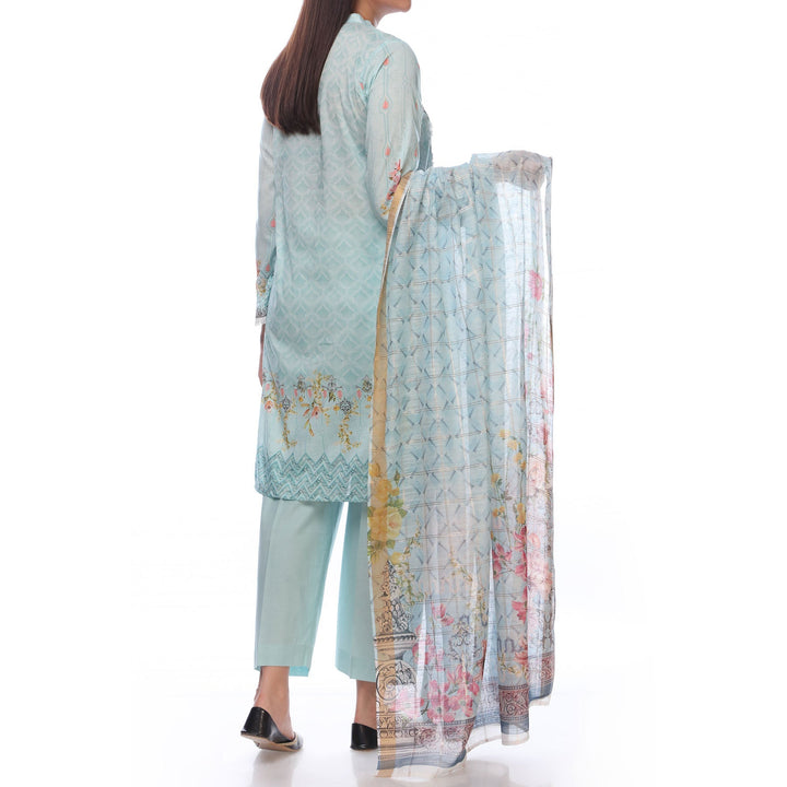 Digital Printed Lawn Shirt With Embroiderd Neck Line
Digtal Printed Tila Border Dupatta
Plain Dyed Cambric Trousers