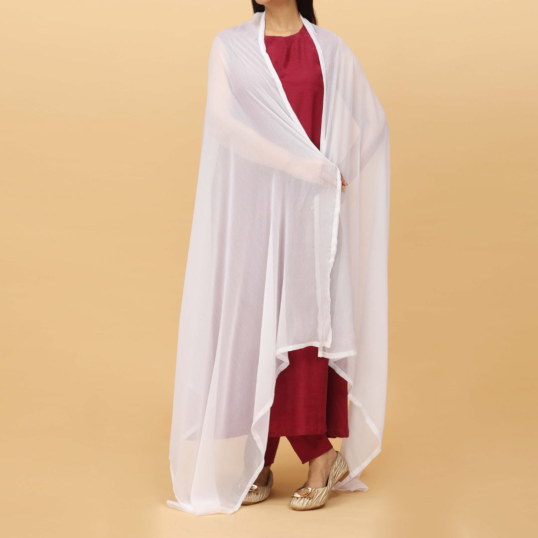 طرحة شيفون سادة مصبوغة أبيض PS4709